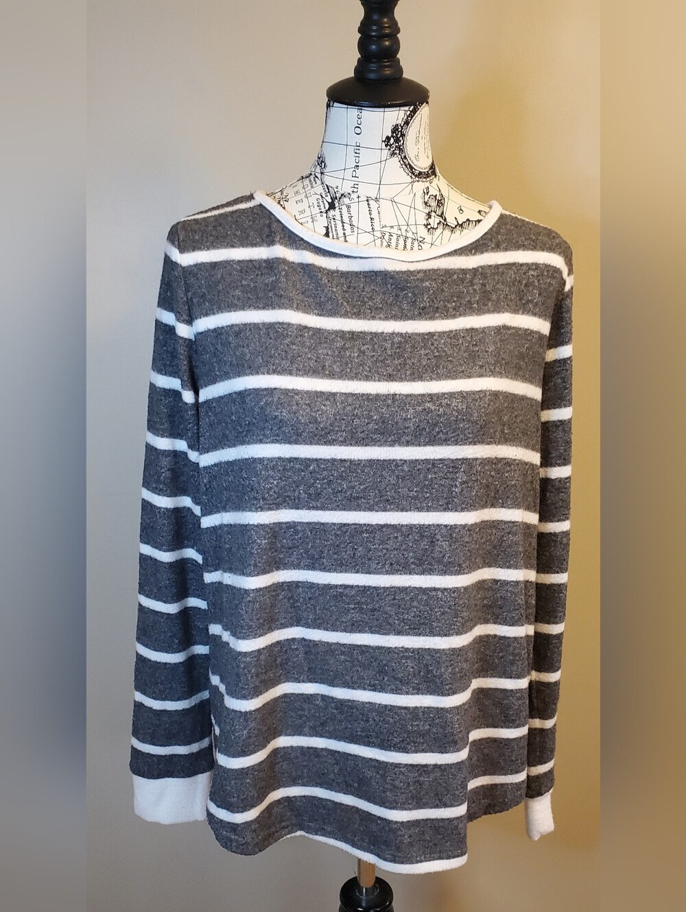 Pink Clover Women's Large Gray White Striped Fuzzy Knit Sweater Button Back Soft